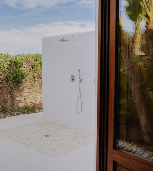 Resa estates Ibiza for sale finca Santa gertrudis outdoor shower bath.jpg